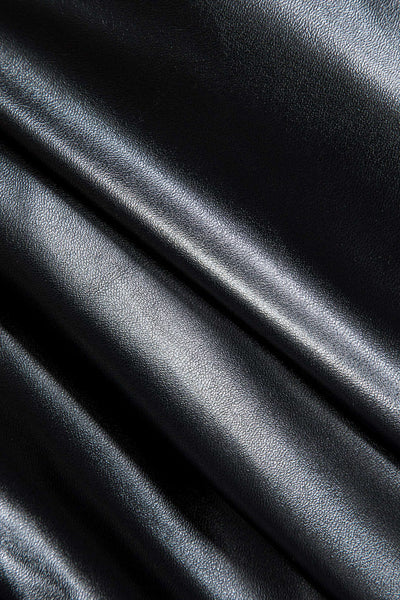 Ermelinda | Figurbetonter Kunstleder-Midirock mit Wickeloptik, Zierschnalle und hohem Schlitz