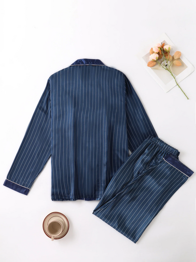Luxuriöser Gestreifter Satin-Pyjama für Herren: Eleganz und Komfort