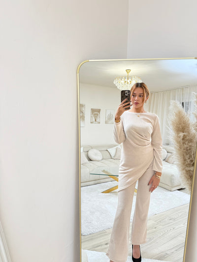 Set mit spitzem Schnitt