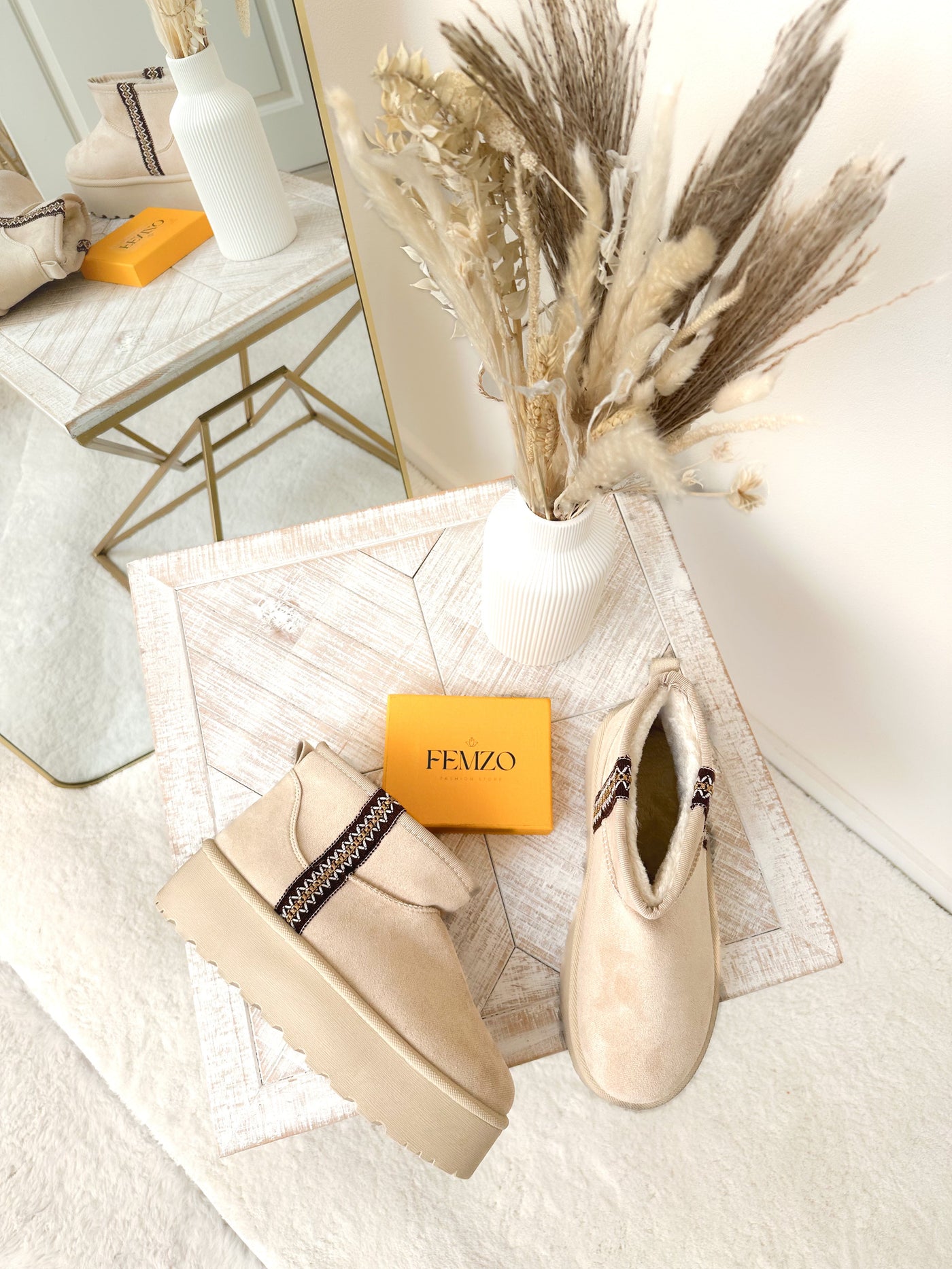 Plateau-Boots mit Strick