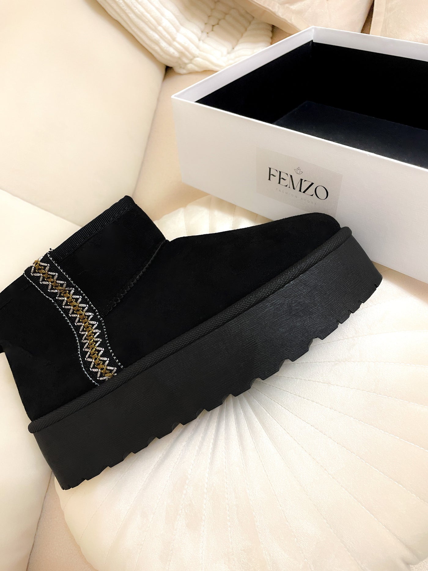 Plateau-Boots mit Strick