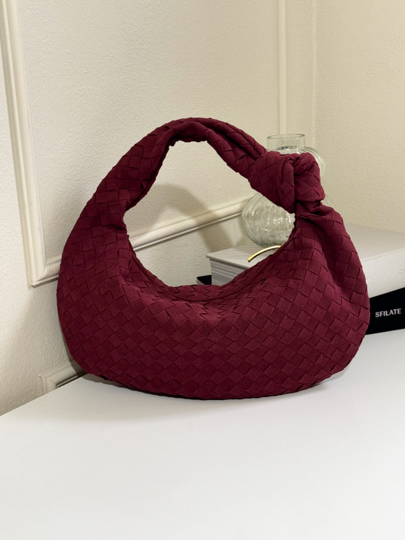 Celeste Knotted Braided Medium Suede Bag - Elegante, Vegane Leder-Handtasche mit Raffiniertem Design