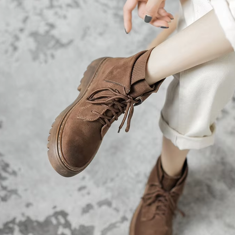 Sferida - Damen Winterstiefel mit Schnürung und robuster Profilsohle