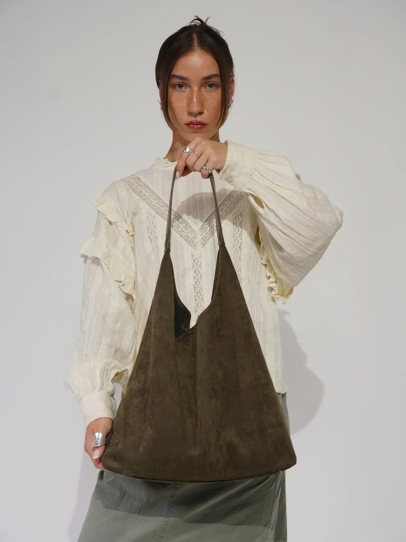 Almira | Modische Wildleder-Umhängetasche