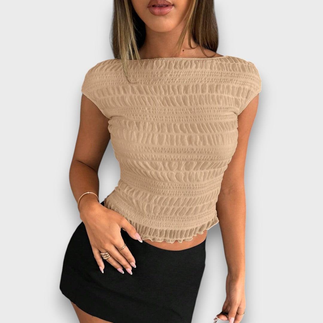 Solena – Strukturiertes Top mit verspieltem Charme