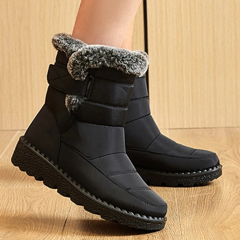 Crysona - Damen Winterstiefel mit Fellkragen und rutschfester Keilsohle