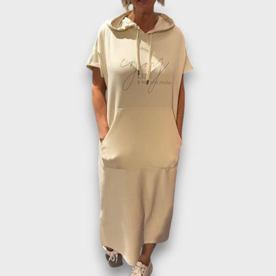 Yareni – Hoodie-Kleid mit urbanem Flair