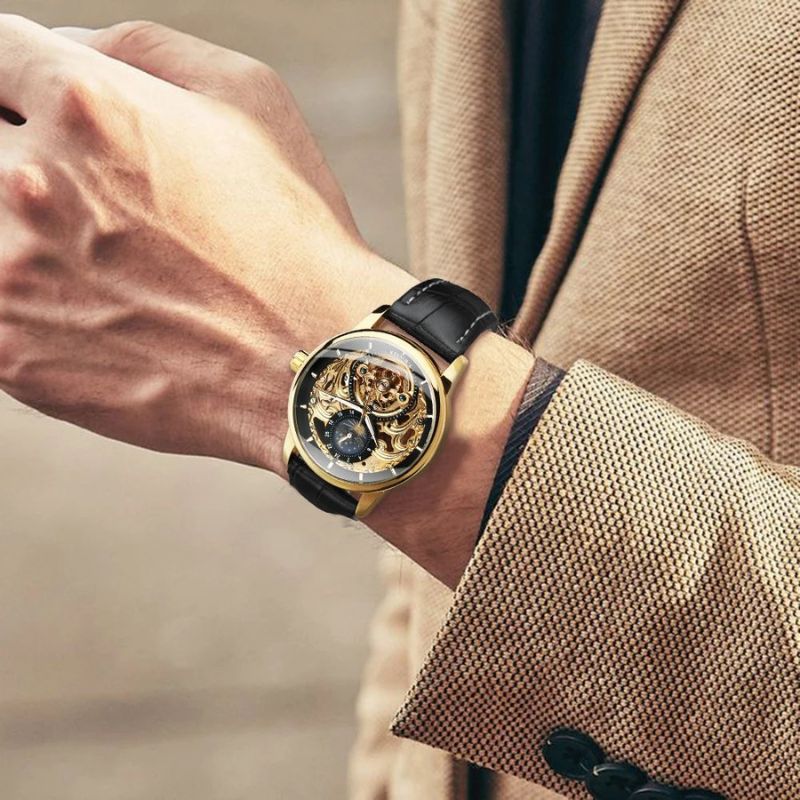 Skelettierte Automatik-Mondphasenuhr mit Goldenem Finish und Hochwertigem Lederarmband