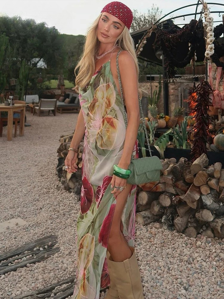 Isla | Elegantes Rückenfreies Chiffon-Maxikleid Mit Blumendruck und Perlenakzenten