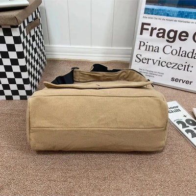 Schicke sportliche Umhängetasche aus Canvas von Matt