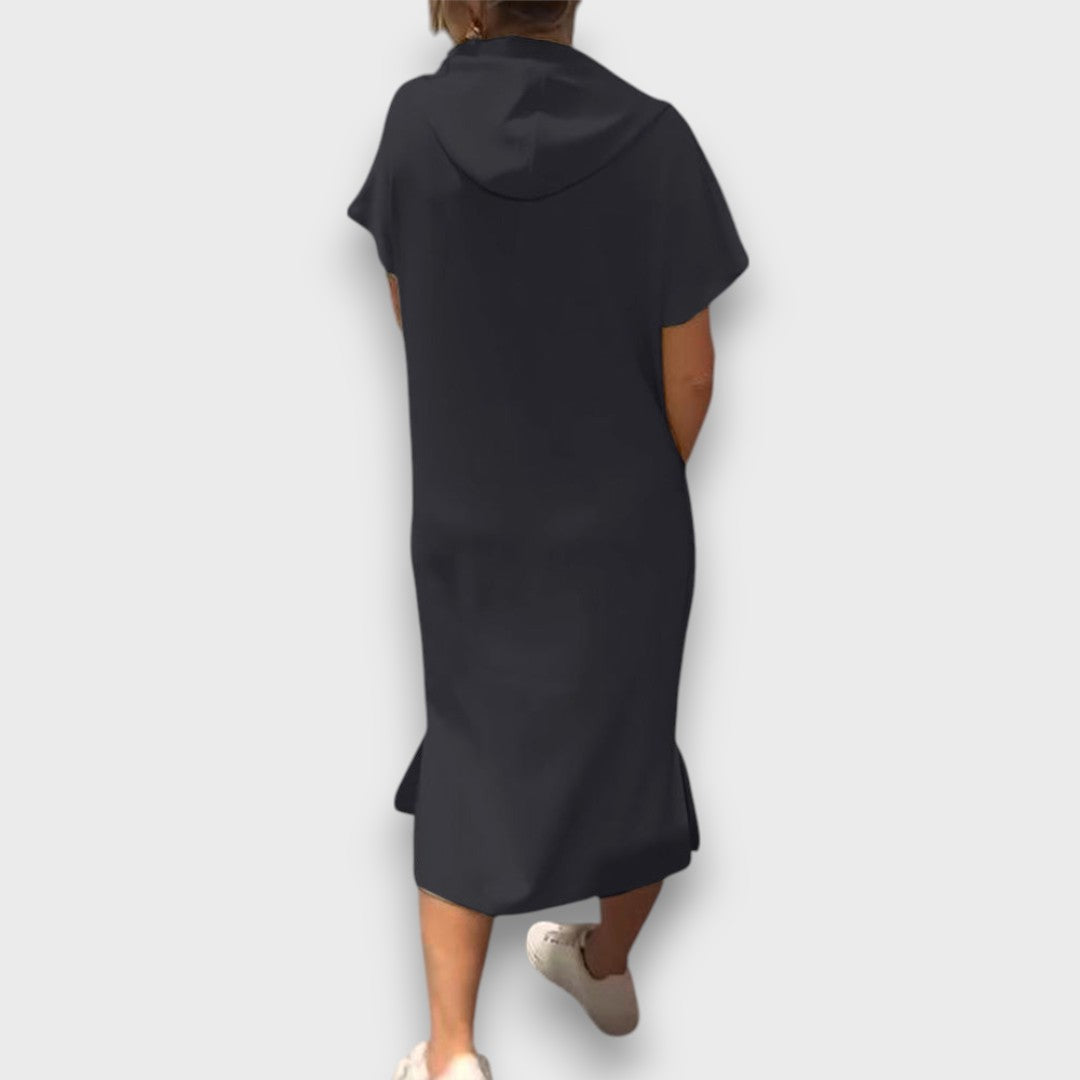 Yareni – Hoodie-Kleid mit urbanem Flair