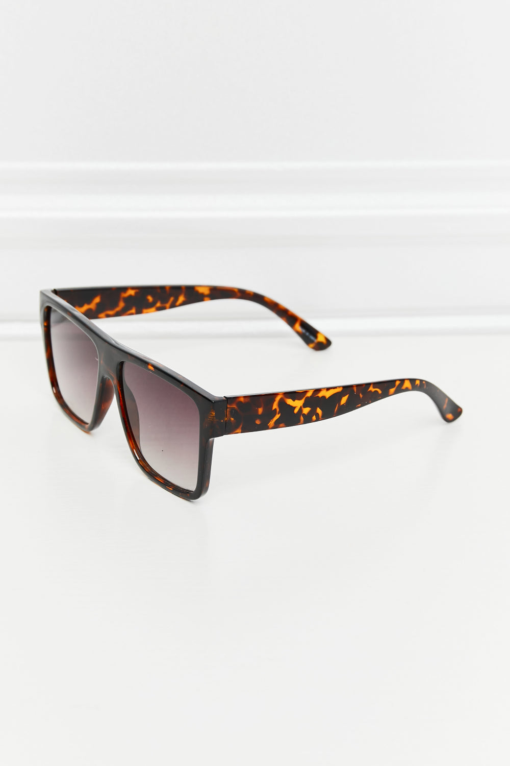 Schildpatt-Vollrand-Sonnenbrille mit eckigem Design