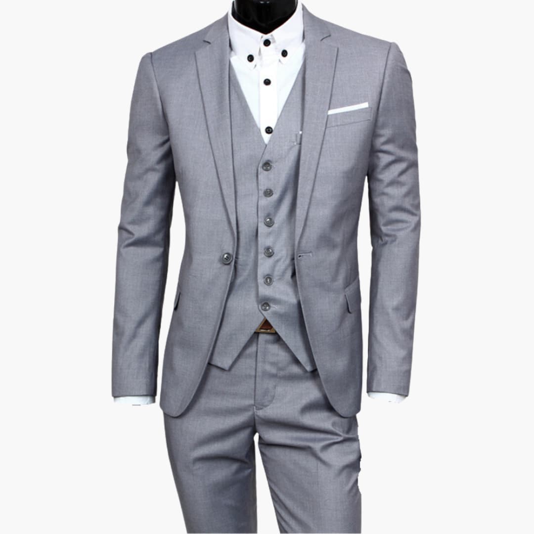 Eleganter Slim Fit Anzug - moderner Look für Herren zur Hochzeit