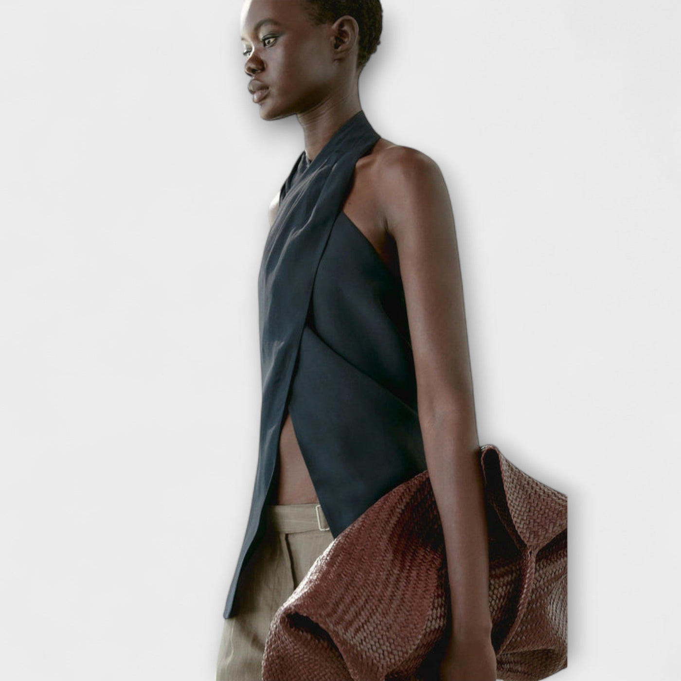 Leah - Blauer Halter Neck Top mit Rückenausschnitt