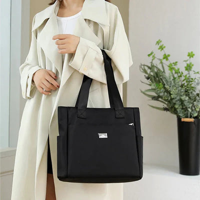 PIPER | Leichte und wasserdichte Umhängetasche