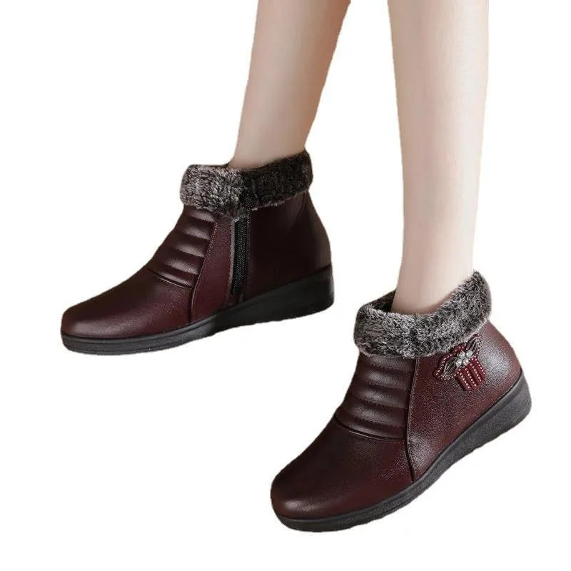 Nordvia - Damen Winterstiefel mit Fellkragen und dekorativem Design