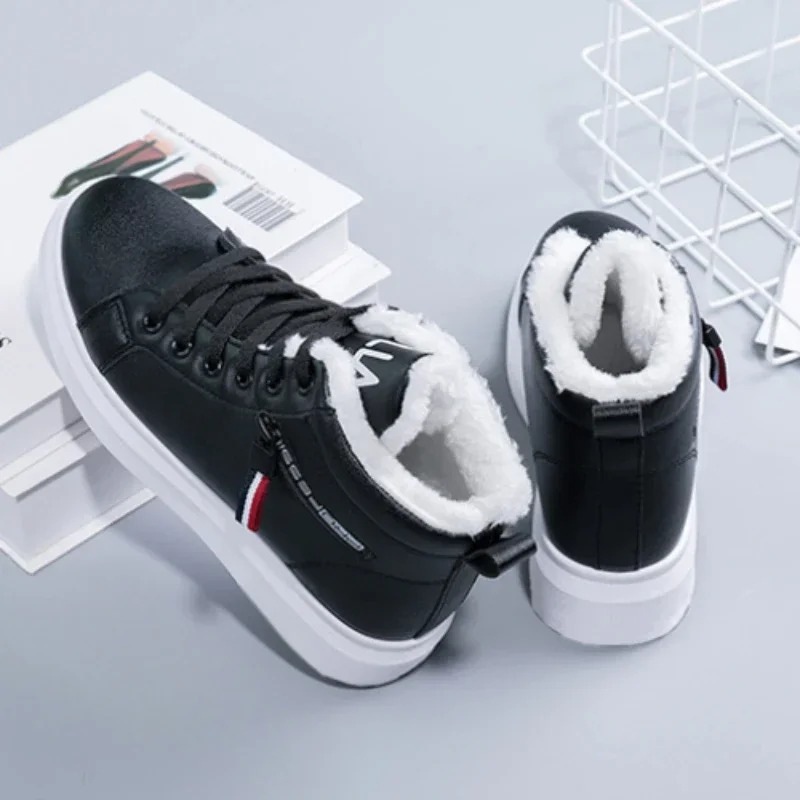 Stypura - Damen Winterstiefel mit Warmfutter und sportlichem Schnürdesign