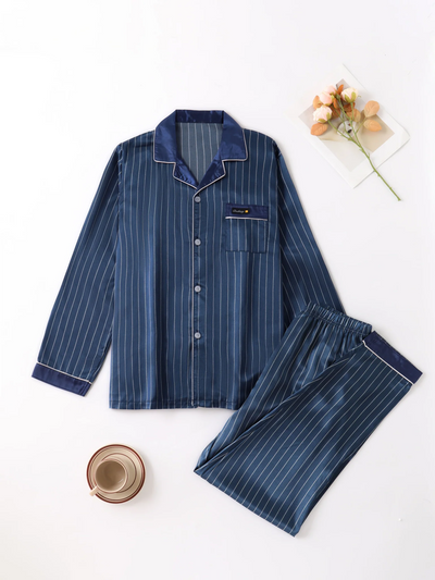 Luxuriöser Gestreifter Satin-Pyjama für Herren: Eleganz und Komfort