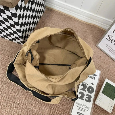 Schicke sportliche Umhängetasche aus Canvas von Matt