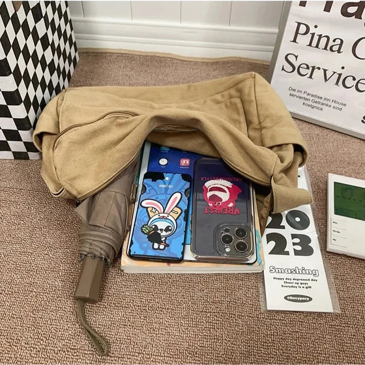 Schicke sportliche Umhängetasche aus Canvas von Matt