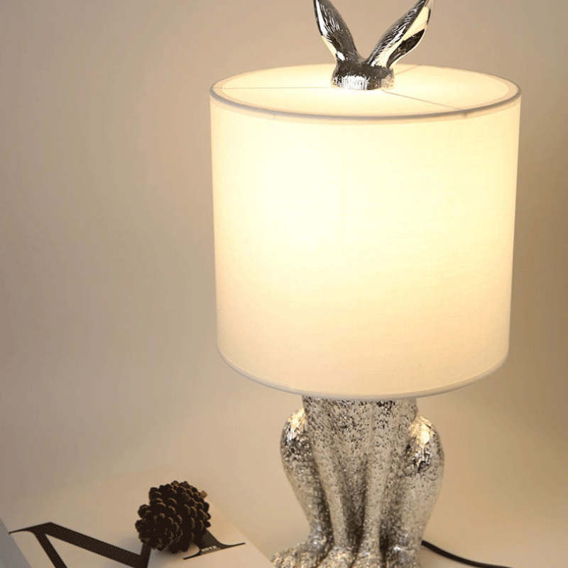 Goldene Kaninchen Tischlampe – Originelle Designer-Leuchte mit Schirm