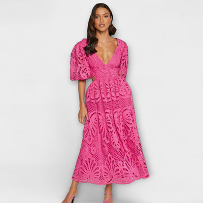 Elegantes Kleid mit feinen Akzenten