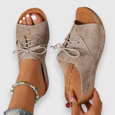 Saskia – Vintage Style Sandalen