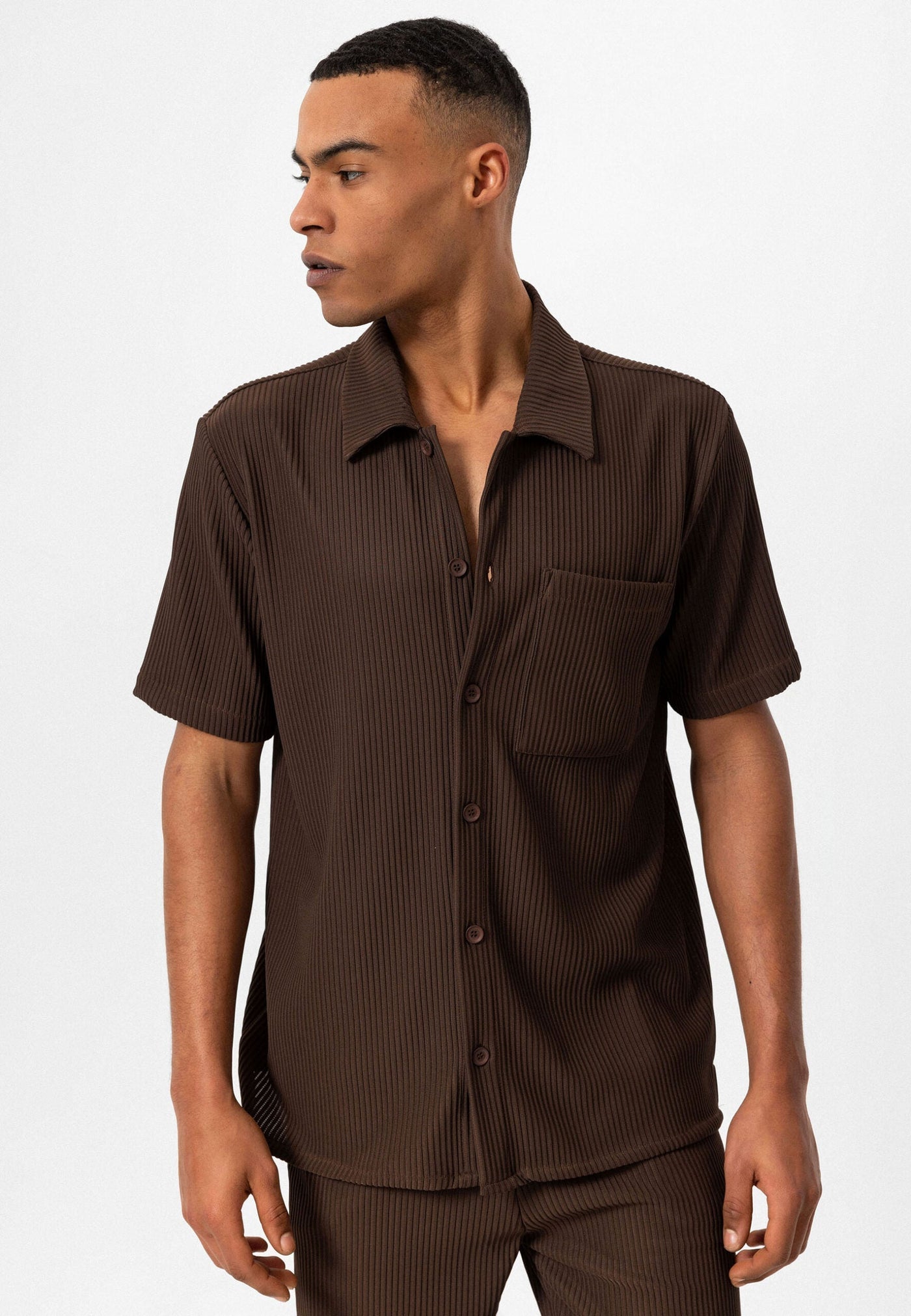 ANTIOCH | Geripptes Hemd – Braun
