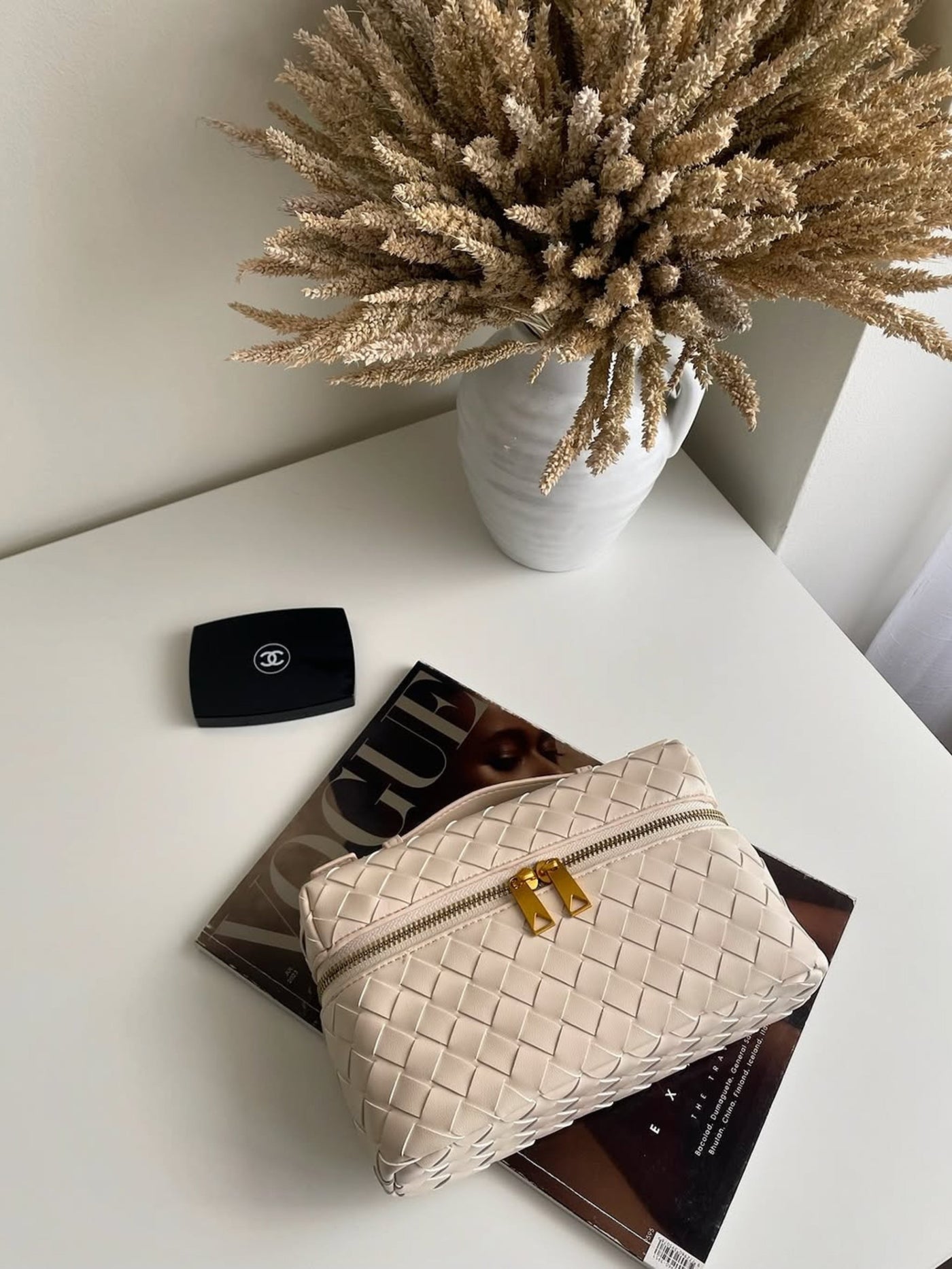 Juliette Polierte Strukturierte Woven Handtasche Aus Veganem Leder Mit Abnehmbarem Tragegurt