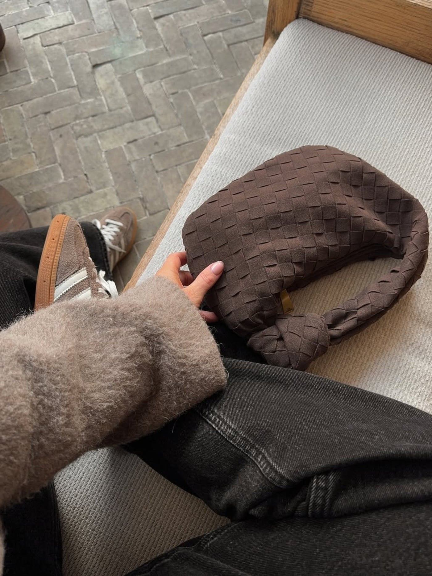 Renee Mini Tasche Aus Weichem Geflochtenem Vegan Wildleder – Eleganter Stadtbegleiter