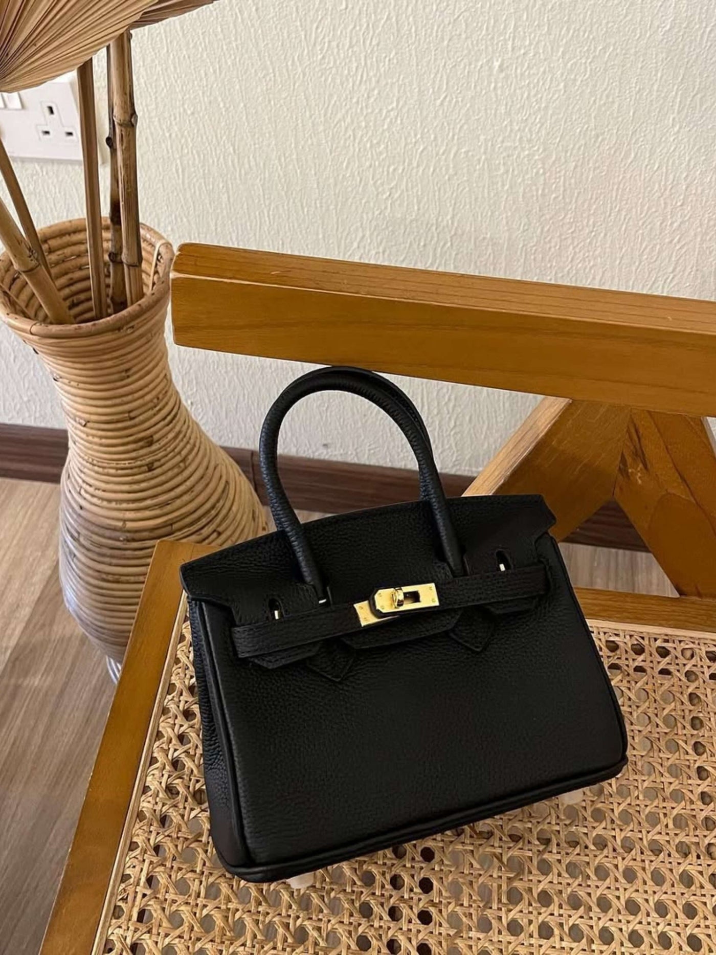 Colette Strukturierte Petite Lock Tasche Aus Premium Veganleder Mit Abnehmbarem Schulterriemen