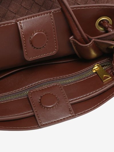 Malia | Kompakte Texturierte Woven Crossbody Tasche Aus Veganem Wildleder