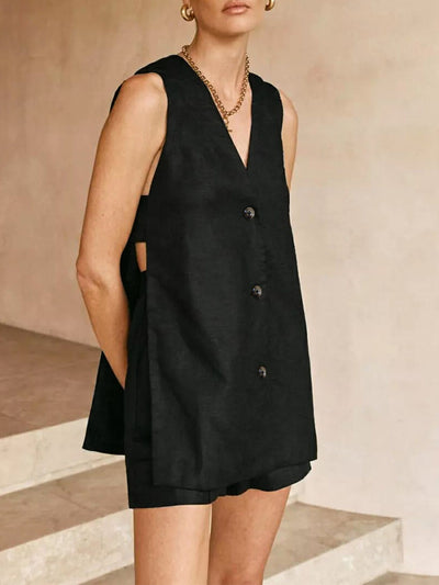 Stilvolles Damen-Set mit V-Ausschnitt-Weste & Hochtaillierten Shorts |  Mia