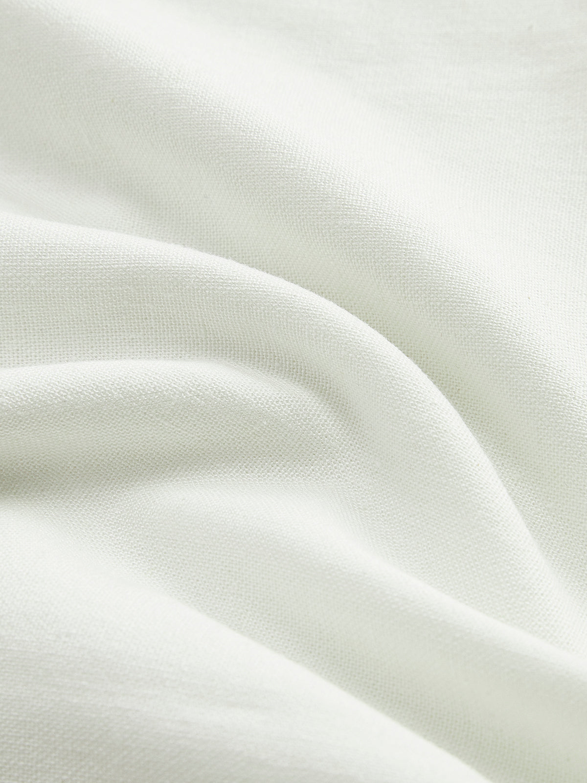 Modisches ärmelloses Kleid mit O-Ring-Detail |  Emma