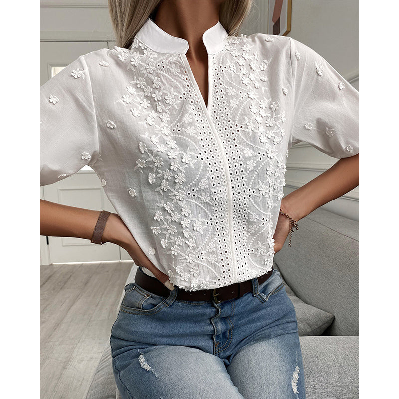 Christina | Elegante Bluse mit Blumenstickerei