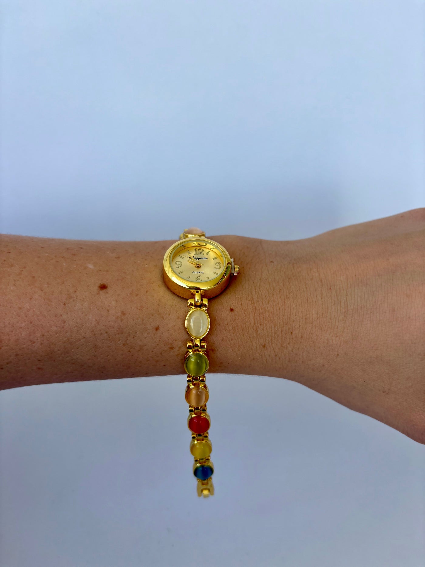 Elegante Vintage Damen Armbanduhr Pastell Gold Quarz