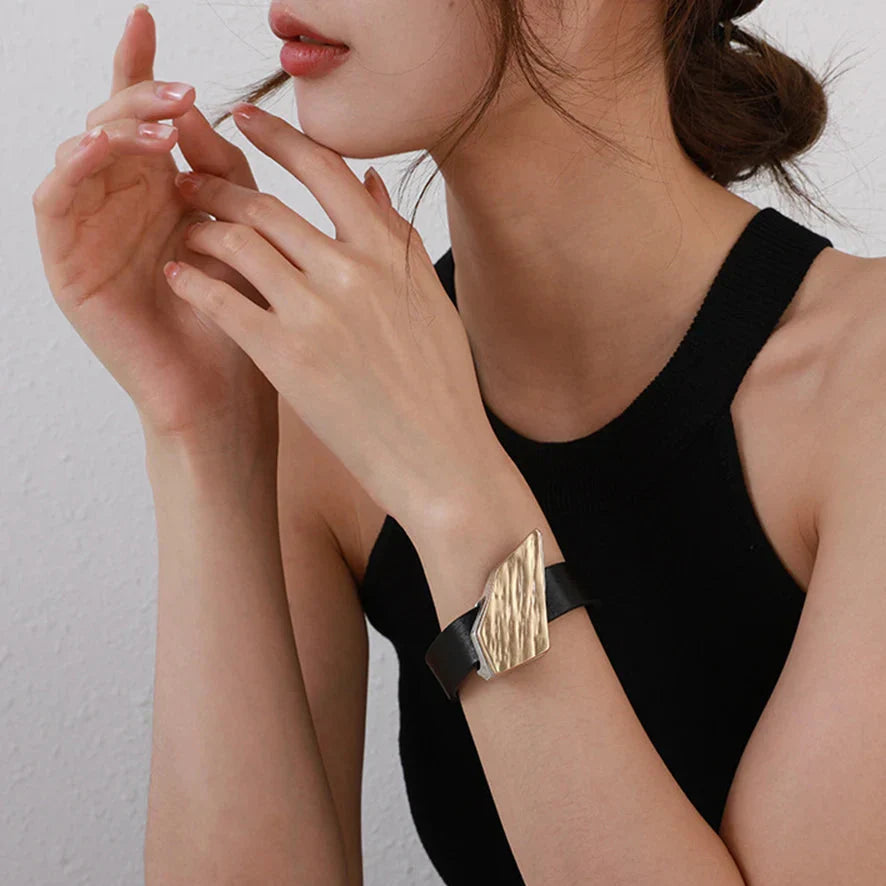 Geometrisches Damen Armreif Vintage Punk Style mit Magnetverschluss