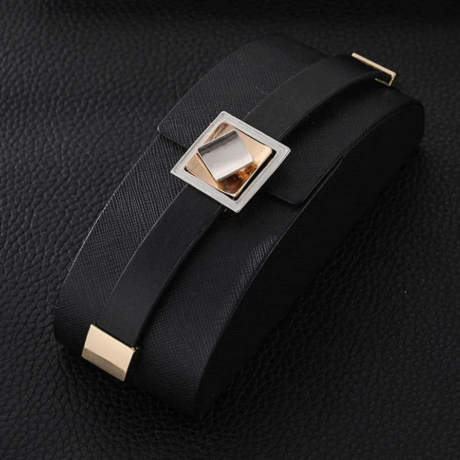 Elegantes Damen Magnetarmband aus Leder mit geometrischem Design