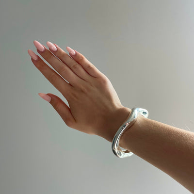 Elegantes Offenes Silber Armband – Stilvolles Highlight für deinen Look