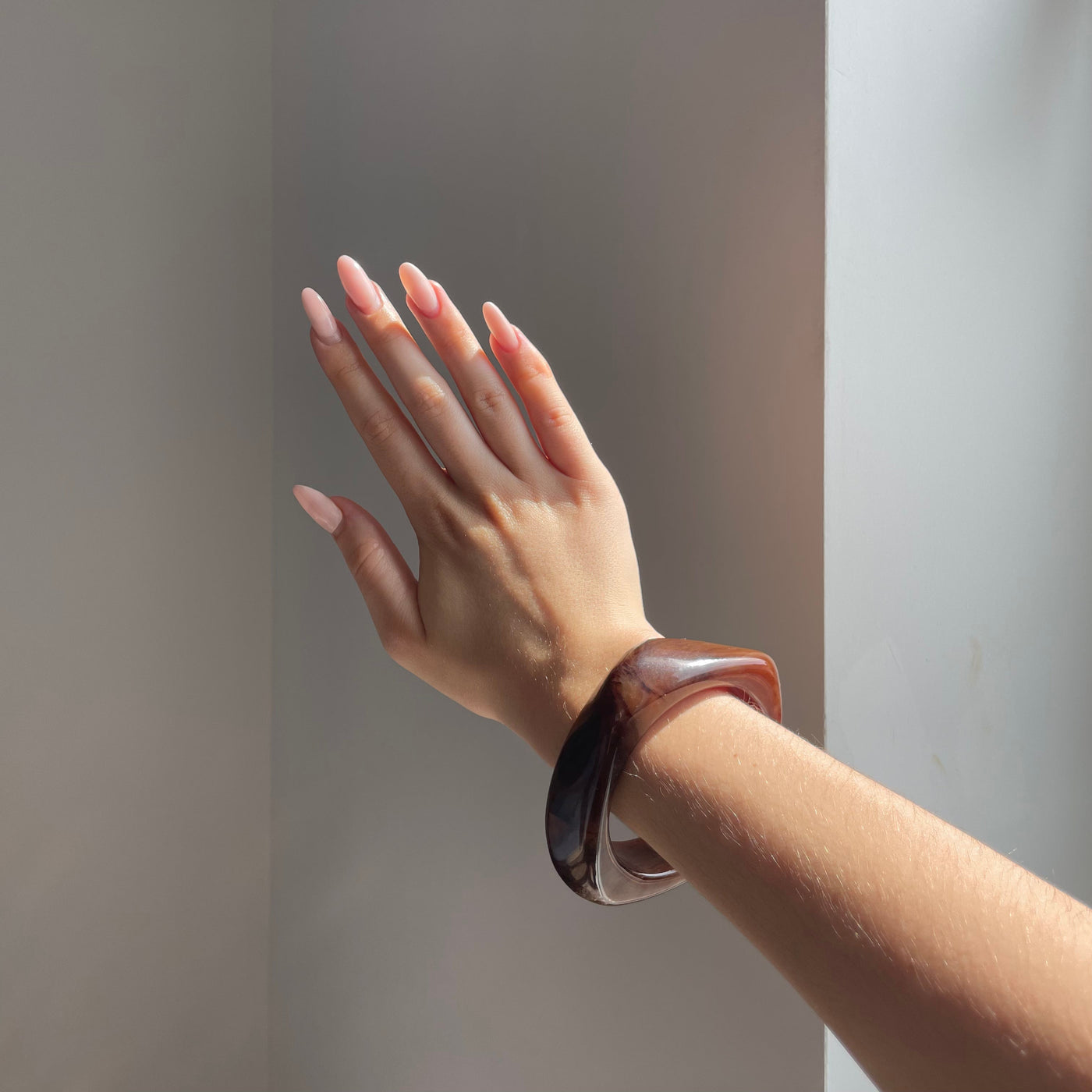 Elegantes Schokobraunes Armreif – Stilvolles Accessoire für deinen Look