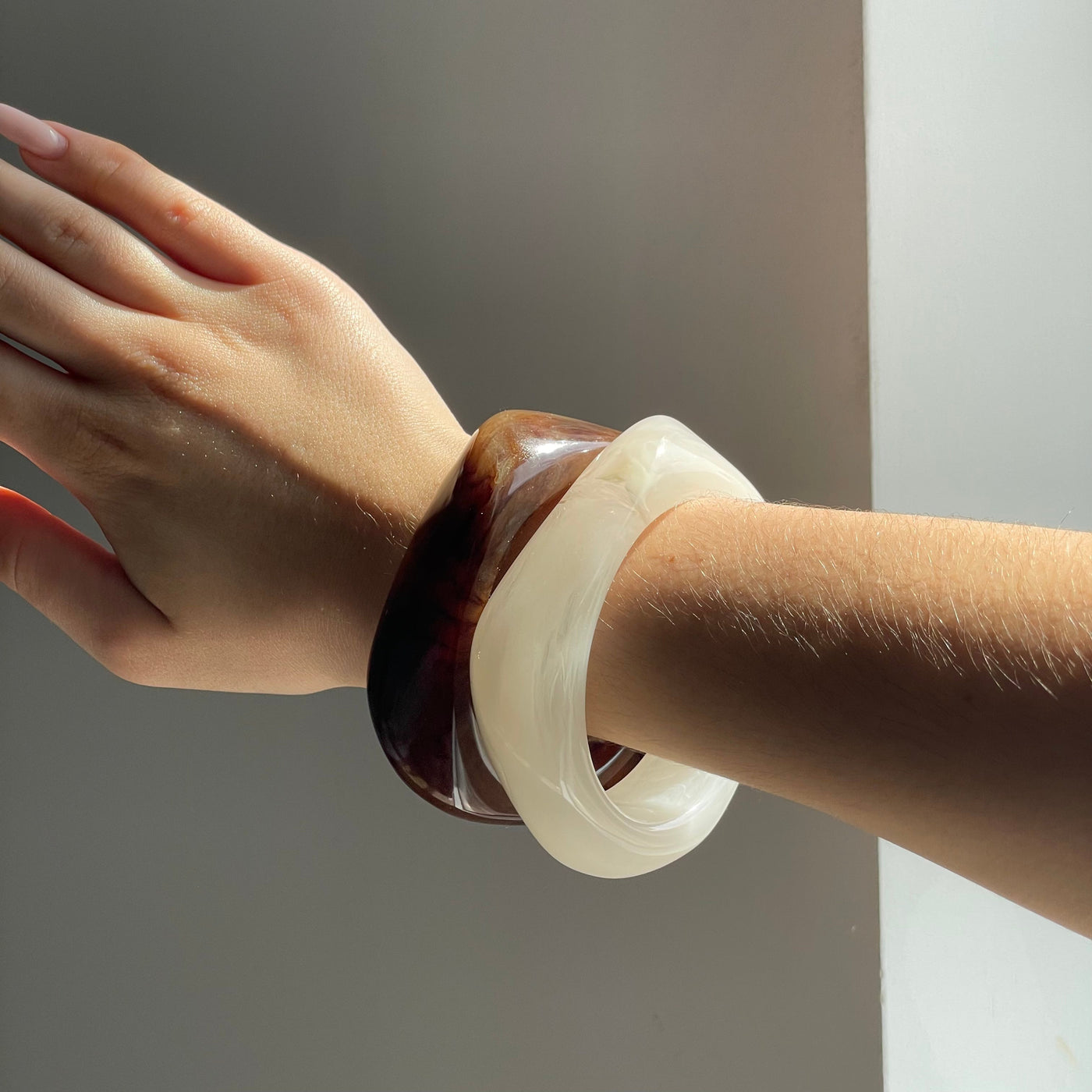 Elegantes Schokobraunes Armreif – Stilvolles Accessoire für deinen Look