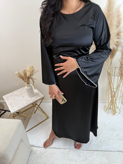 Satin Kleid zum Schnüren