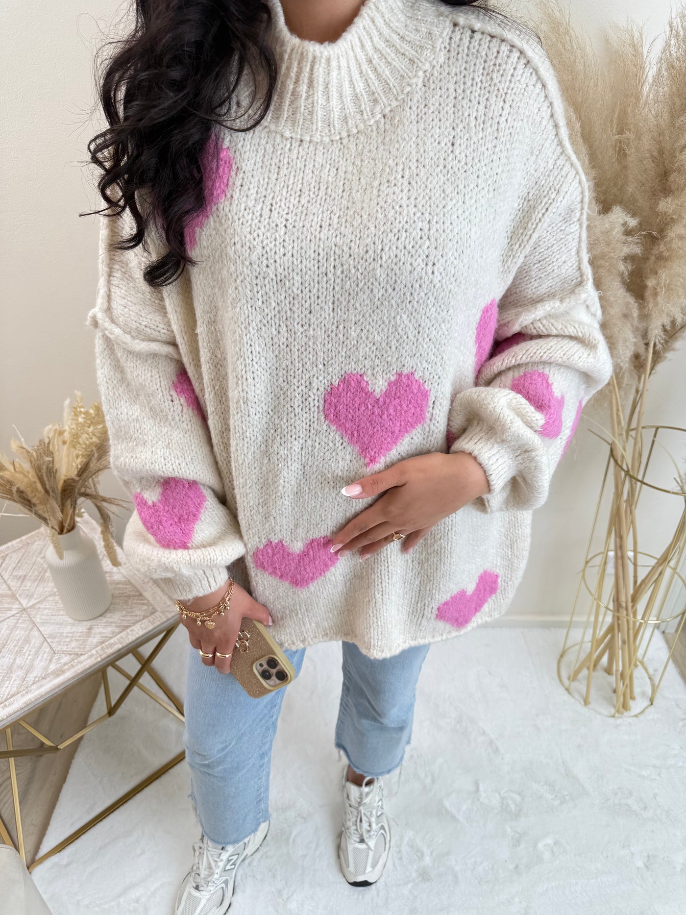 Oversize Pullover mit Herzen