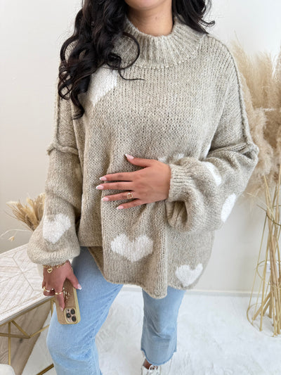 Oversize Pullover mit Herzen