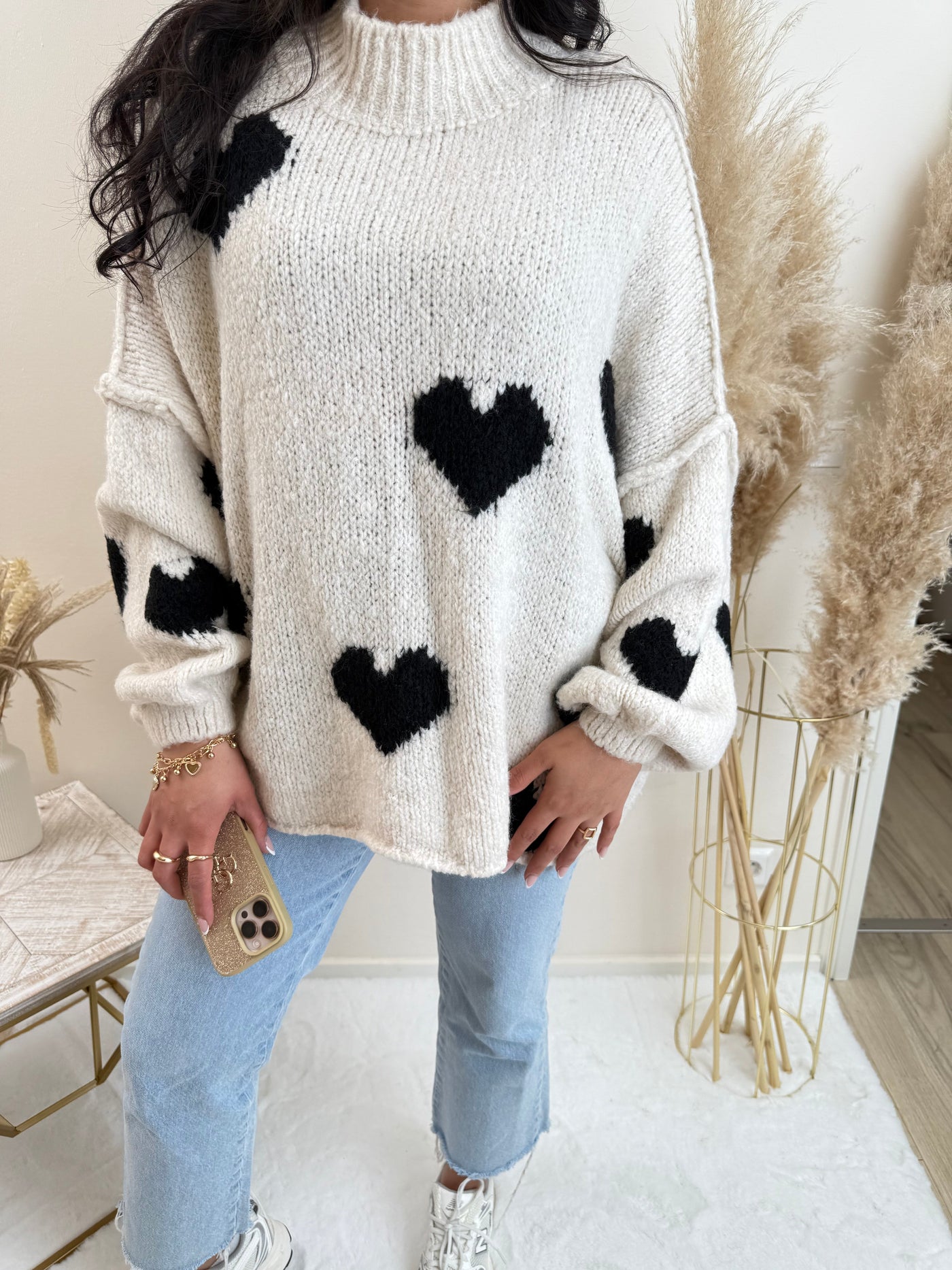 Oversize Pullover mit Herzen