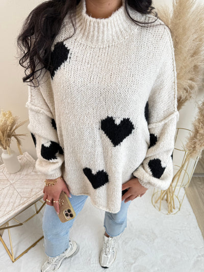 Oversize Pullover mit Herzen