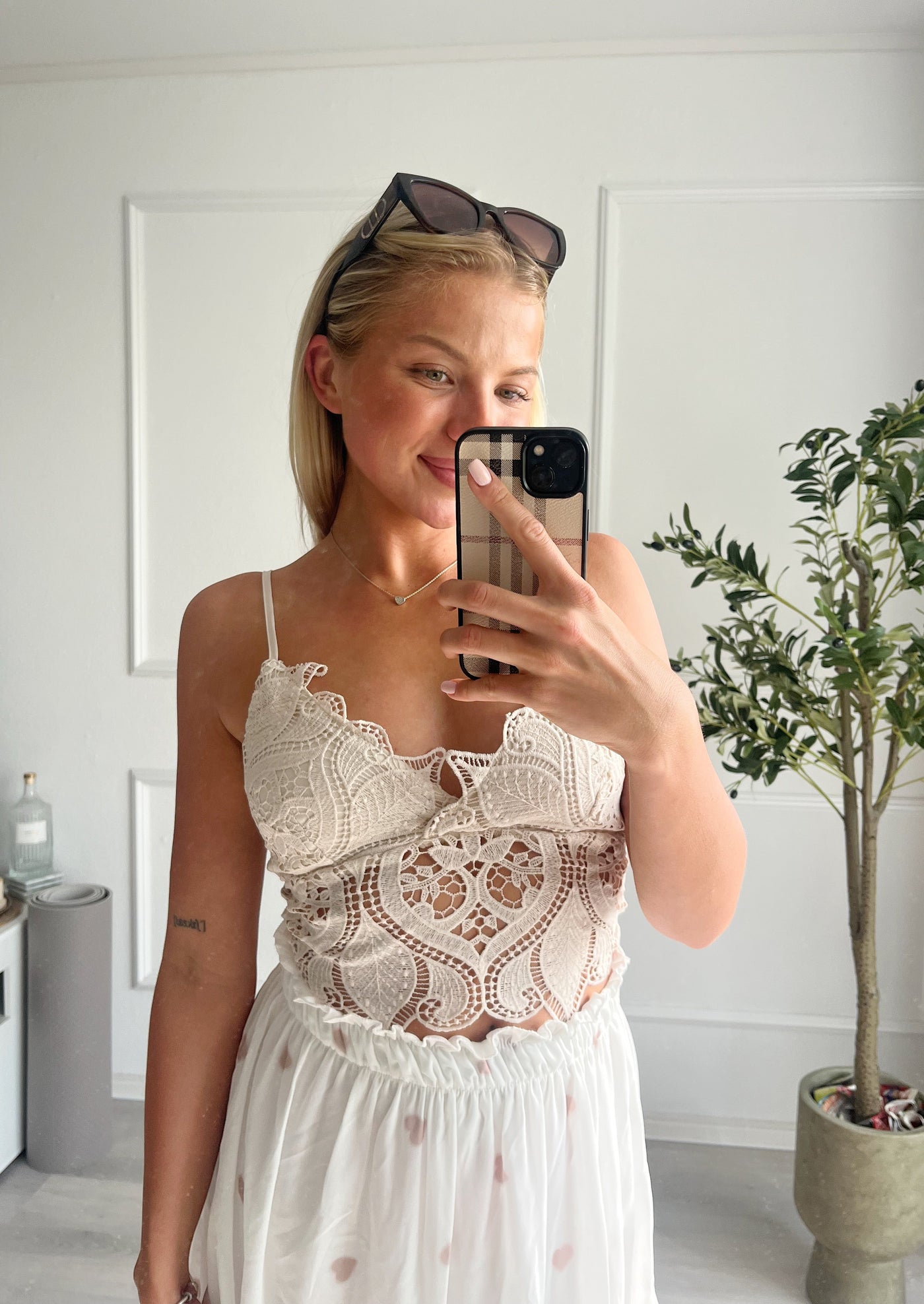 Spitzen Oberteil mit Bindegürtel