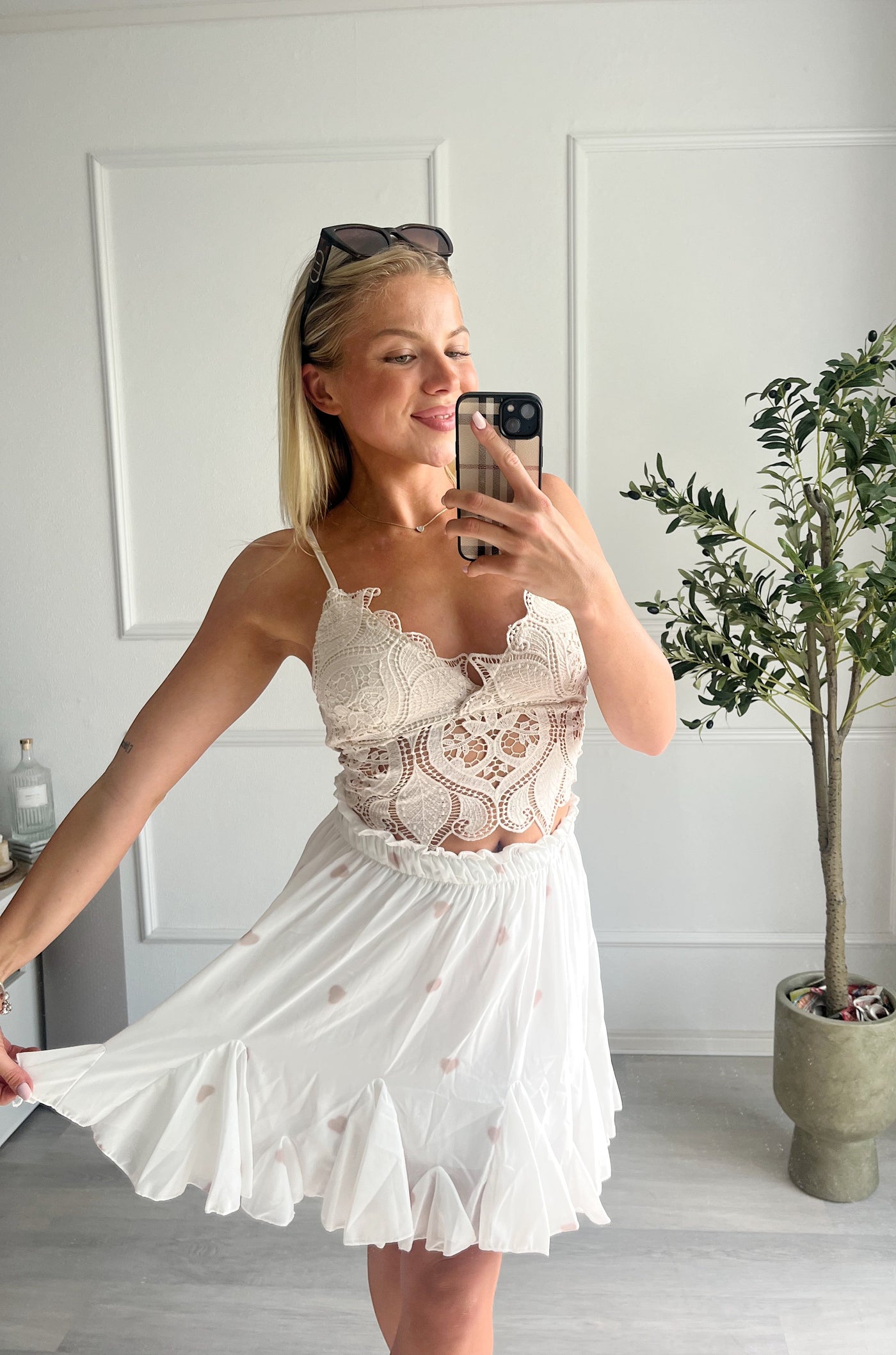 Spitzen Oberteil mit Bindegürtel