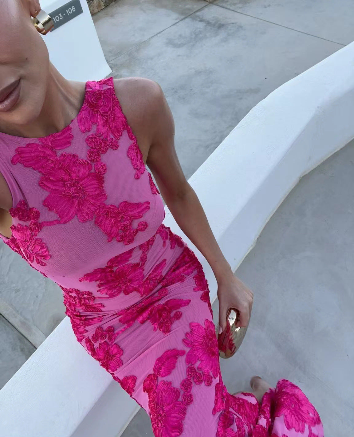 Damen glamouröses Abendkleid mit floralem Stickmuster Fudus
