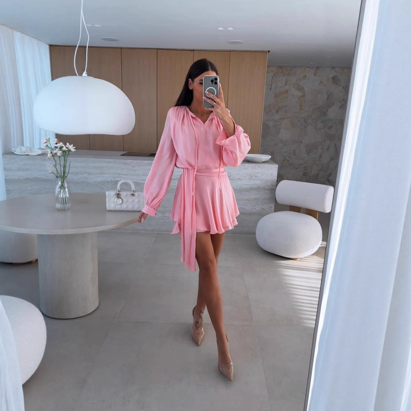 Damen luftiges Minikleid mit eleganter Schlaufe und voluminösen Ärmeln Fudus